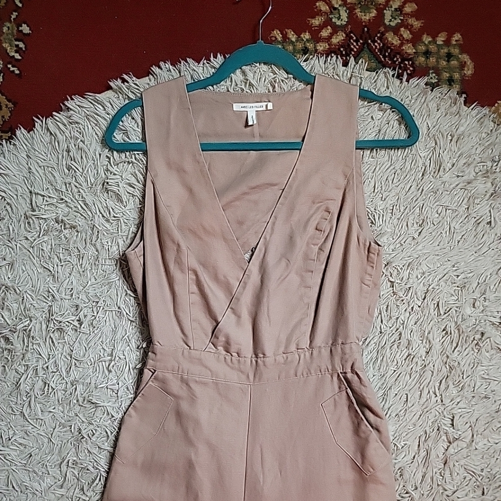Avec Les Filles Jumpsuit Size 0 Wide Leg V Neck Sleeveless 70s Chic Linen Blend